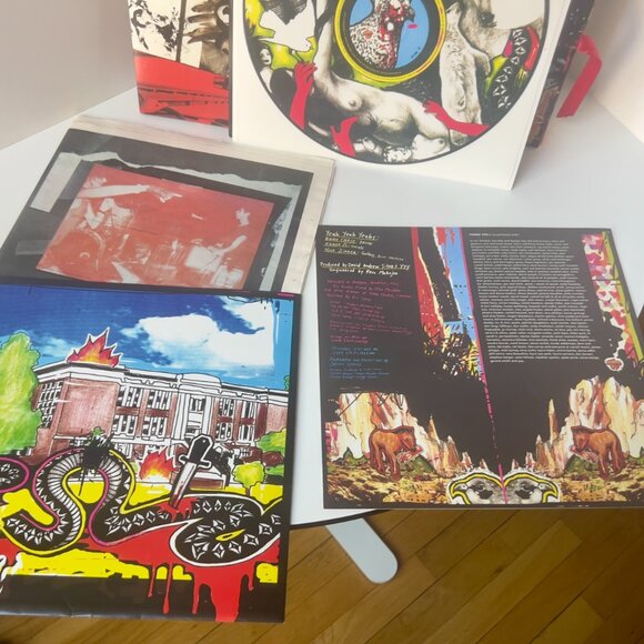 0000/2000 Yeah Yeah Yeahs SIGNED Fever to Tell LTD ED Deluxe BOX + Cassette tape - Picture 9 of 16